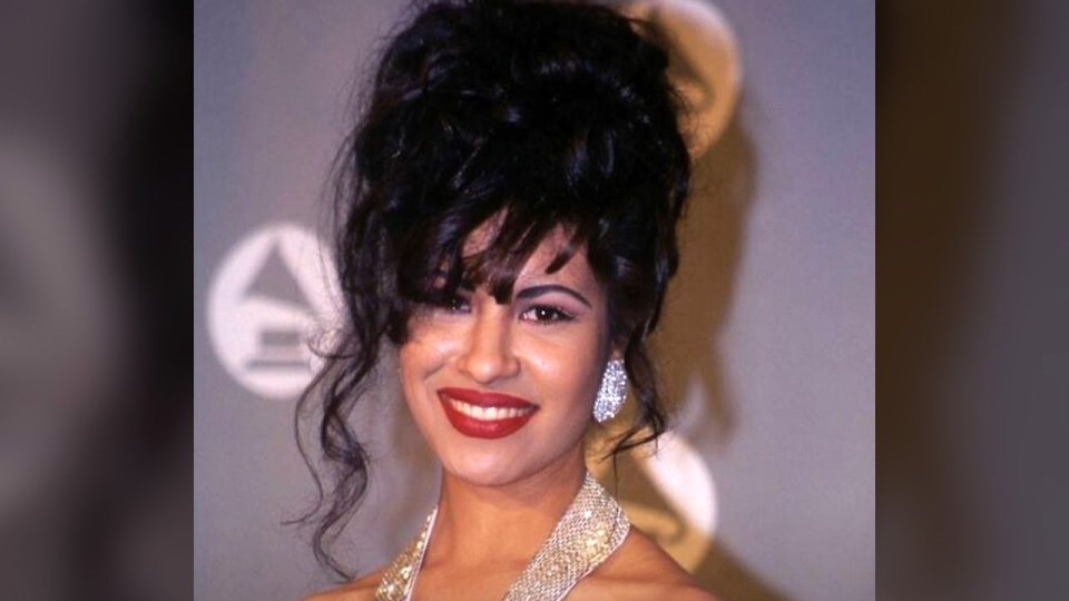 A picture of the late pop star Selena.