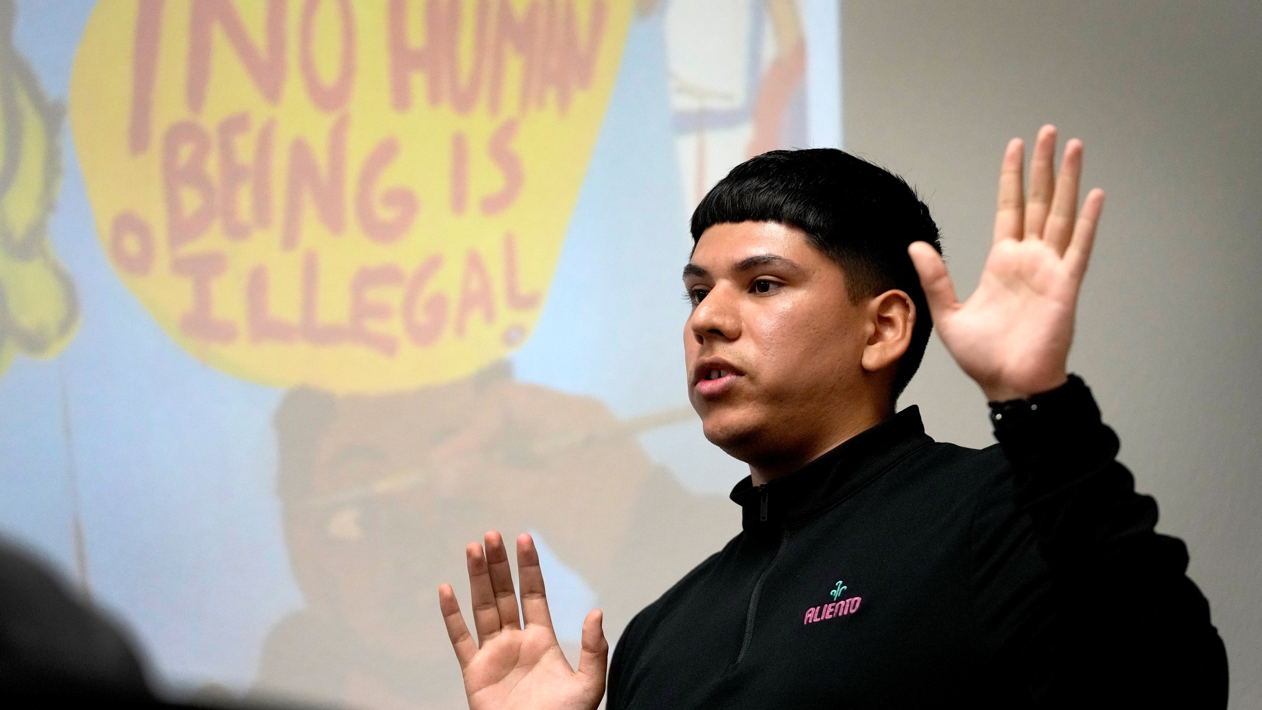 Pedro Gonzalez-Aboyte speaks during a training session at Paradise Valley High School, Tuesday, Nov. 12, 2024, in Paradise Valley, Ariz. (AP Photo/Matt York)