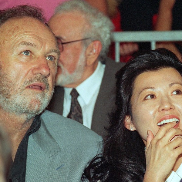 FILE - Actor Gene Hackman with wife Betsy Arakawa in June 1993. (AP Photo, File)