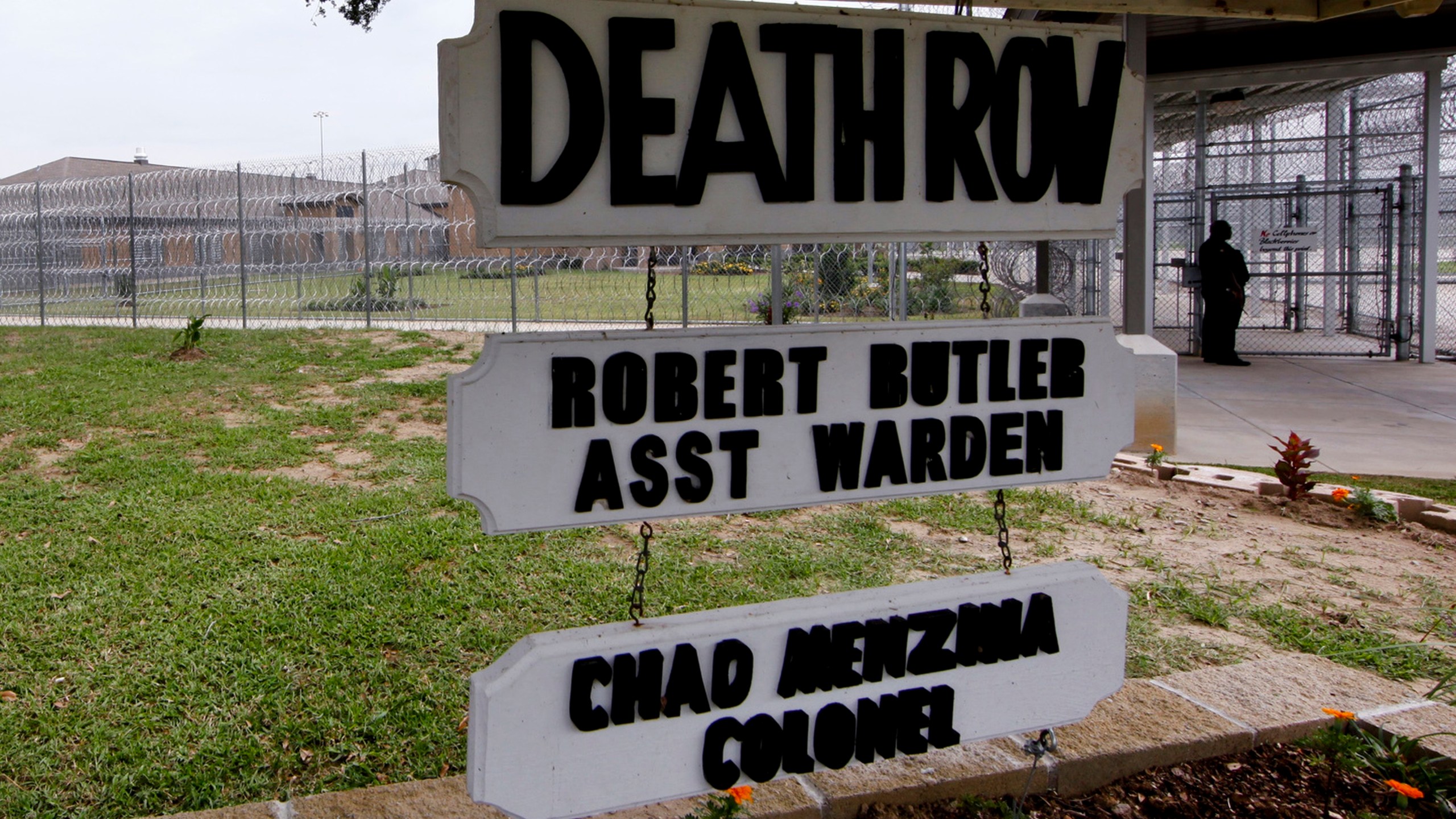 FILE - Death Row building at the Louisiana State Penitentiary Friday, Sept. 18, 2009, in Angola, La. (AP Photo/Judi Bottoni, File)