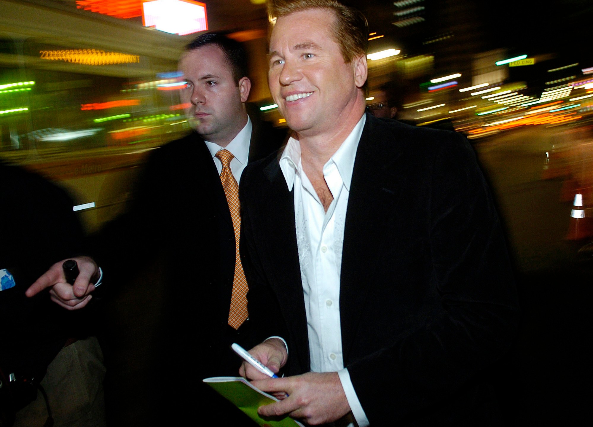 FILE - Val Kilmer, one of the stars of the film "Kiss Kiss Bang Bang", arrives at the West Coast premiere of the film in Los Angeles on Oct. 18, 2005. (AP Photo/Chris Pizzello, File)