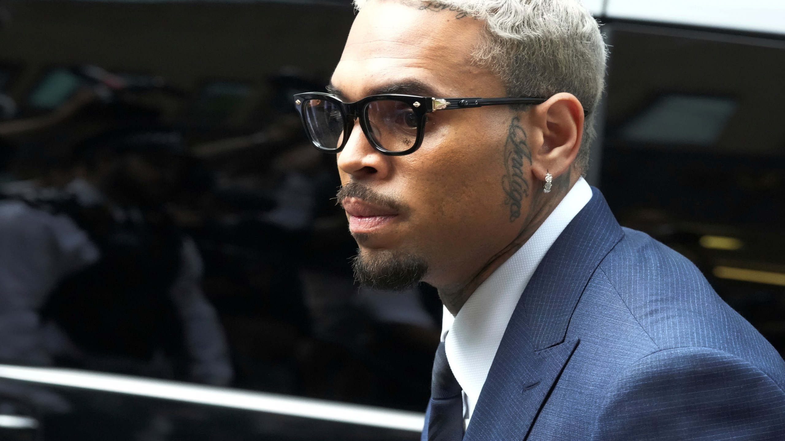 R&B singer Chris Brown arrives at Southwark Crown Court to attend a plea hearing in London, Friday, June 20, 2025.(AP Photo/Frank Augstein)