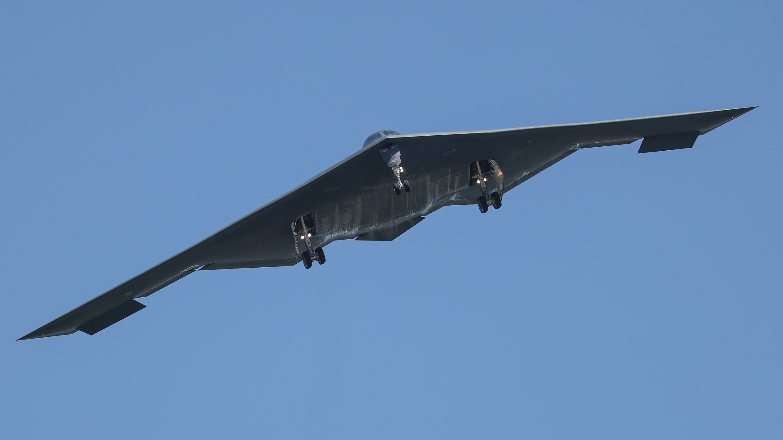 A B-2 bomber arrives at Whiteman Air Force Base Mo., Sunday, June 22, 2025. (AP Photo/David Smith)