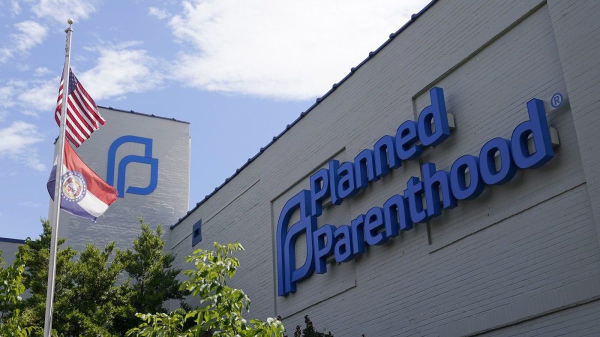 exterior planned parenthood building