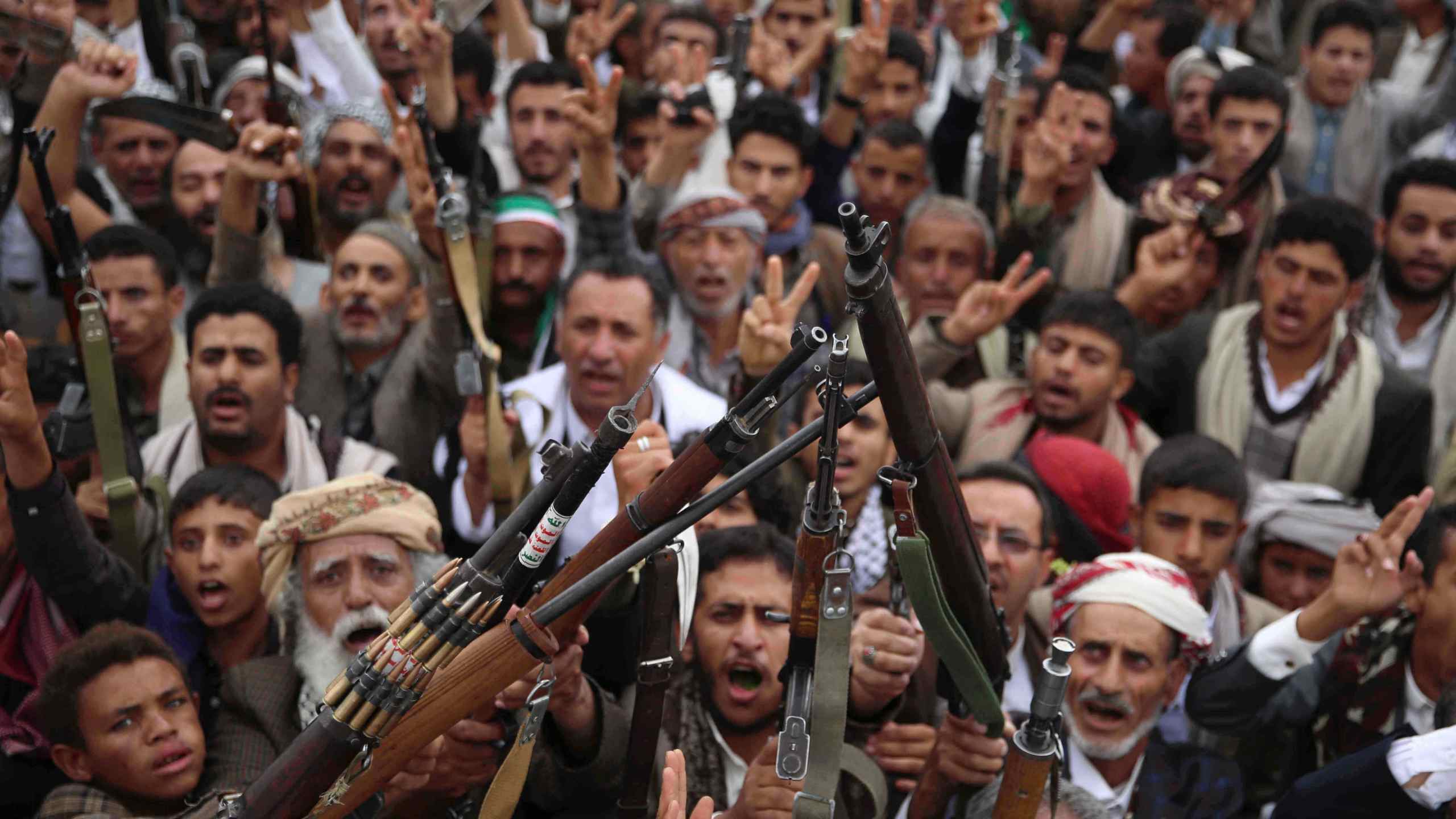 Houthi supporters shout slogans during a weekly, anti-U.S. and anti-Israel rally in Sanaa, Yemen, Friday, July 4, 2025. (AP Photo/Osamah Abdulrahman)
