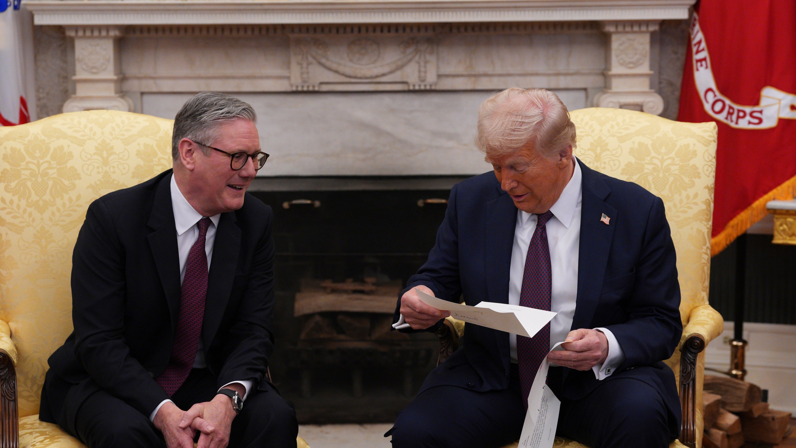 Keir Starmer hands an invitation to Trump at the White House