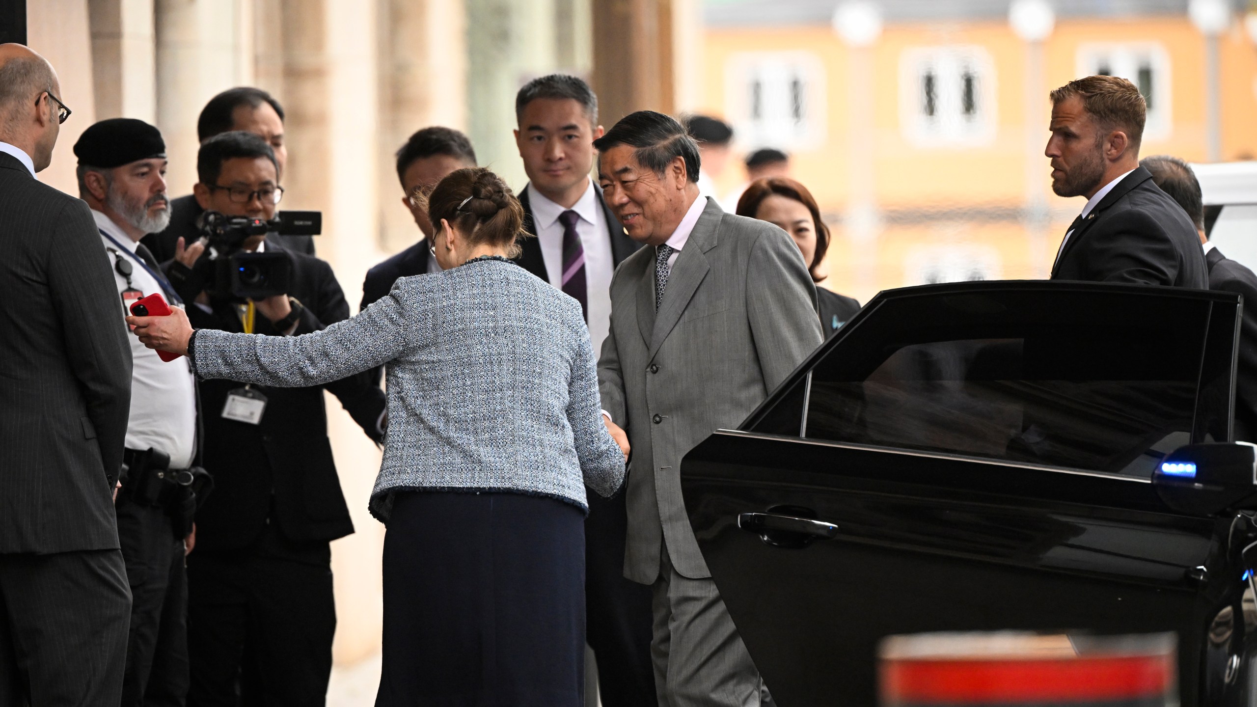 Chinese Vice Premier He Lifeng arrives to Rosenbad ahead of the second day of trade talks between China and the U.S., in Stockholm, Sweden, Tuesday July 29, 2025. (Fredrik Sandberg/TT News Agency via AP)