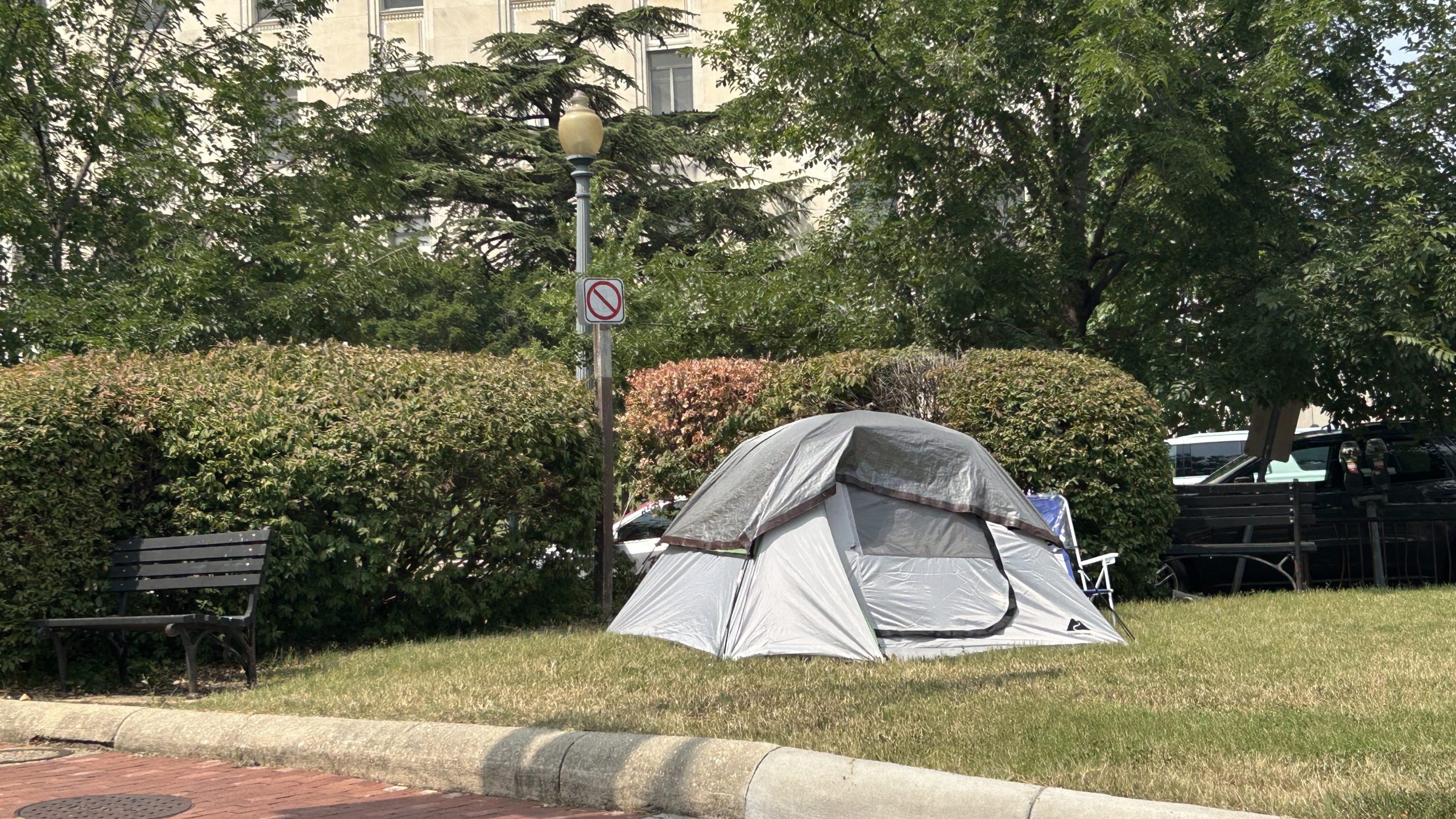 A homeless tent before the clean up in DC (image via DOI)