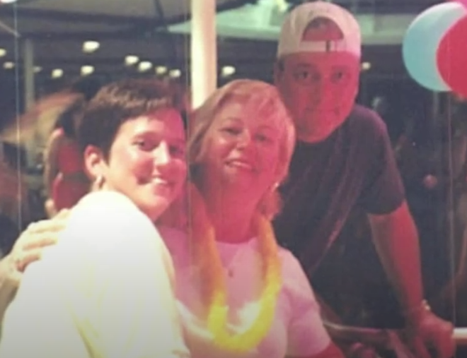 Amy Bradley with her family on the cruise (image via FBI)