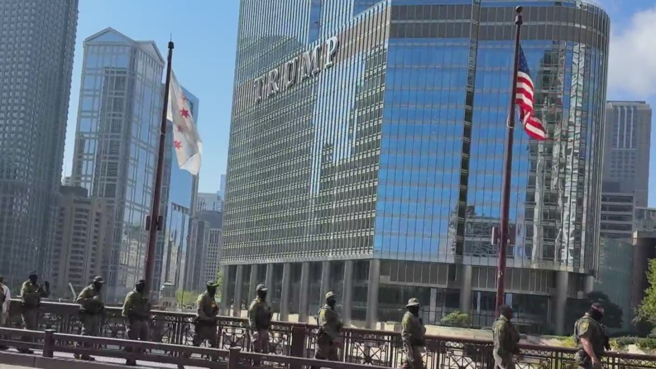 Federal agents in the Loop