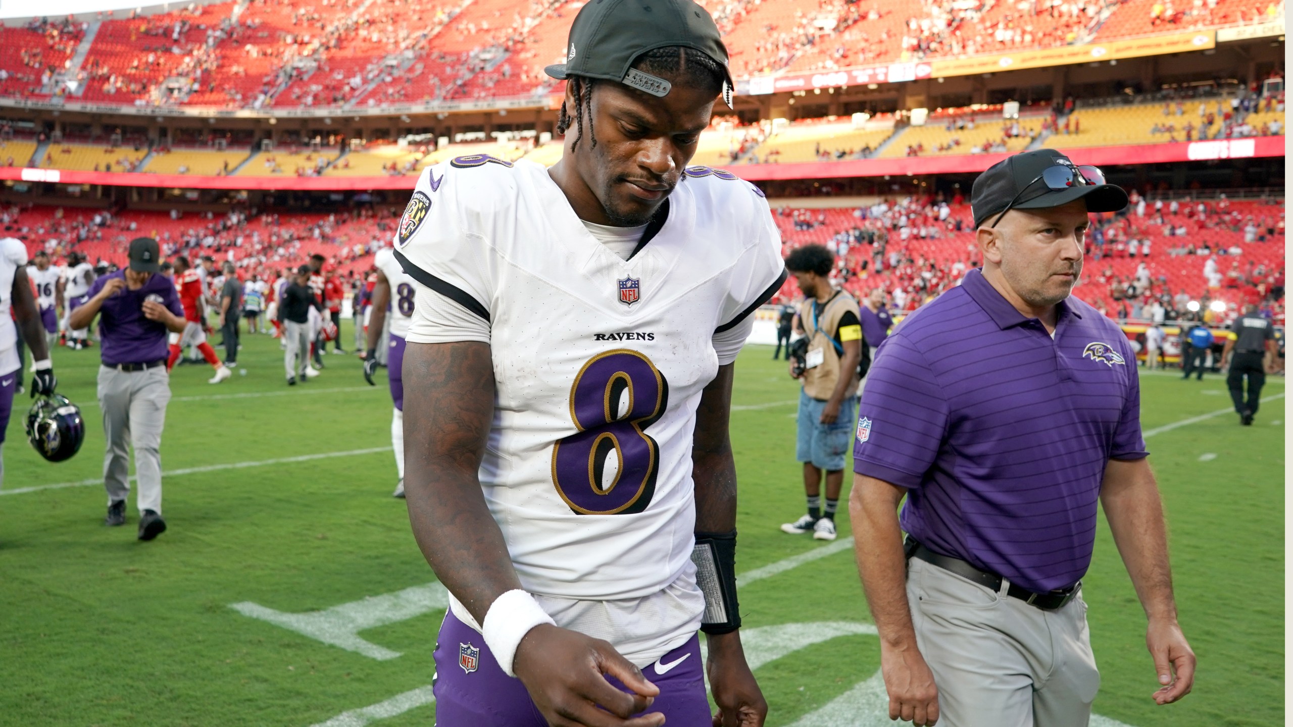 Baltimore Ravens quarterback Lamar Jackson heads off the field following an NFL football game against the Kansas City Chiefs Sunday, Sept. 28, 2025, in Kansas City, Mo. (AP Photo/Ed Zurga)