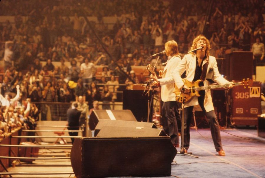 Justin Hayward and John Lodge perform onstage