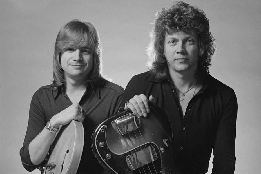  Justin Hayward, left, and bassist John Lodge pose for a photo