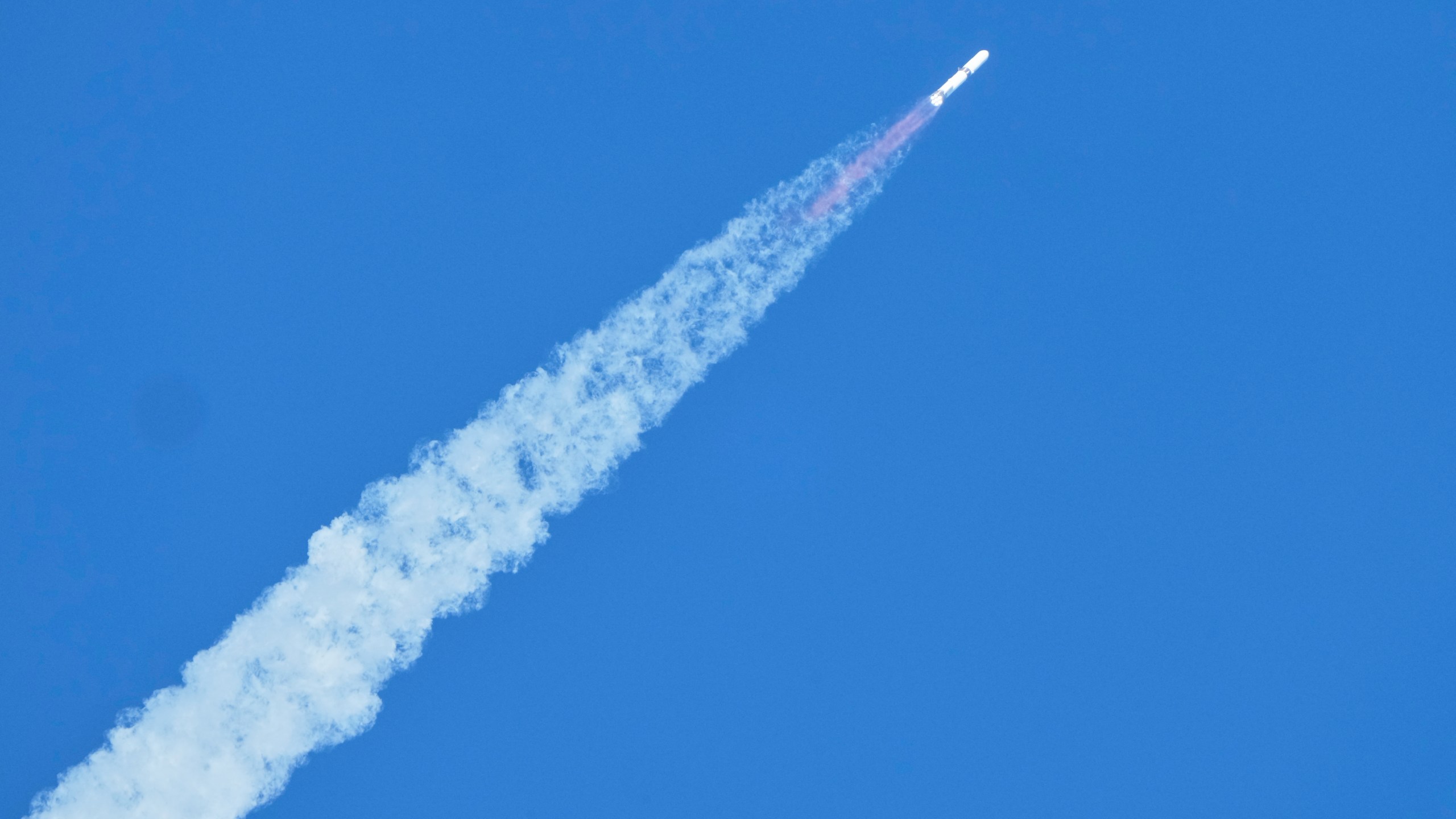 A Blue Origin New Glenn rocket lifts off from Launch Complex 36 at the Cape Canaveral Space Force Station in Cape Canaveral, Fla., Thursday, Nov. 13, 2025. (AP Photo/John Raoux)
