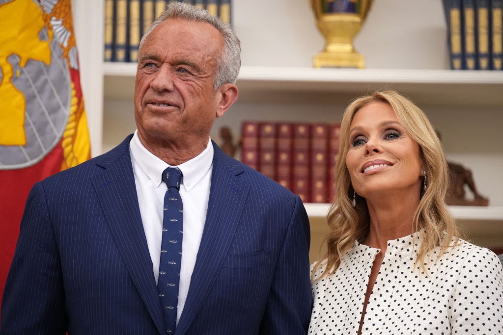 Robert F. Kennedy Jr. Cheryl Hines, swearing in ceremony