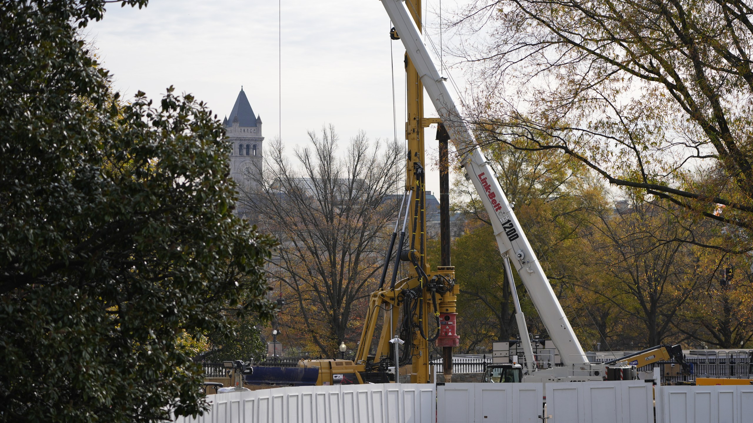 Construction of a new ballroom continues on the East Wing of the White House, Tuesday, Nov. 23, 2025, in Washington. (AP Photo/Alex Brandon)