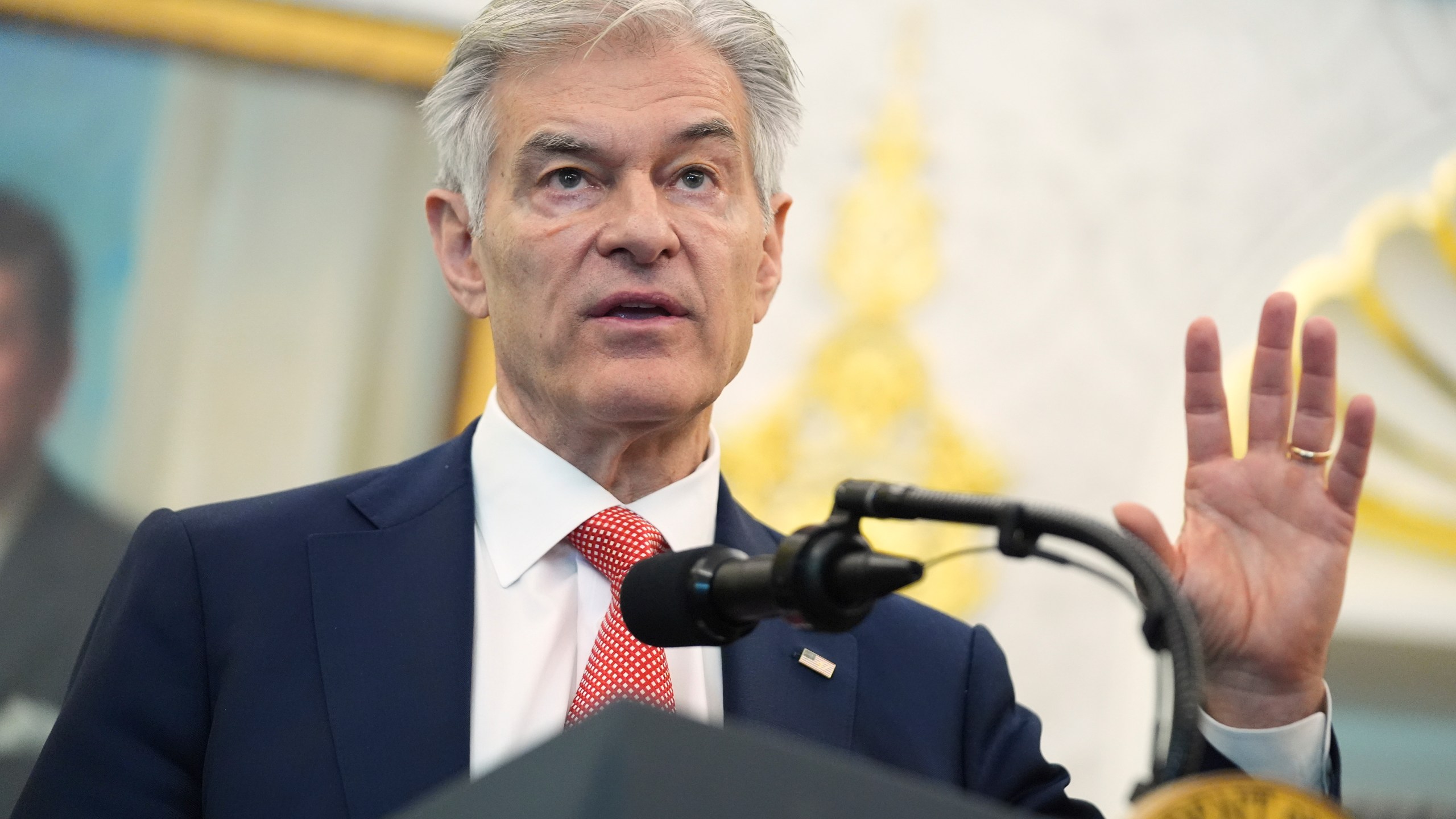 FILE - Mehmet Oz, administrator of the Centers for Medicare & Medicaid Services, speaks during an event about drug prices with President Donald Trump, Thursday, Nov. 6, 2025, in the Oval Office of the White House in Washington. (AP Photo/Evan Vucci, File)