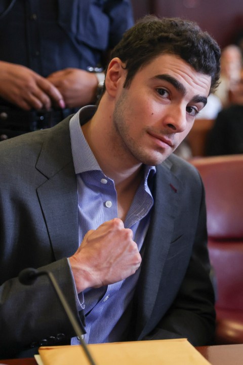 Luigi Mangione appears in Manhattan Criminal Court