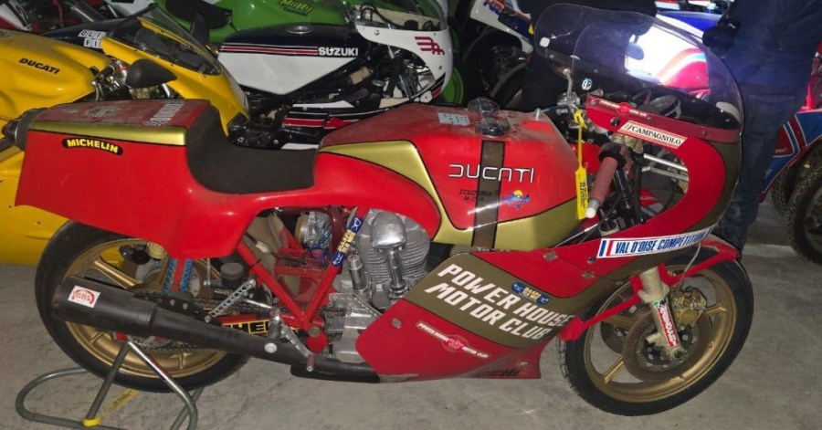 An image of a motorcycle believed to belong to the former Olympian and fugitive Ryan Wedding. 