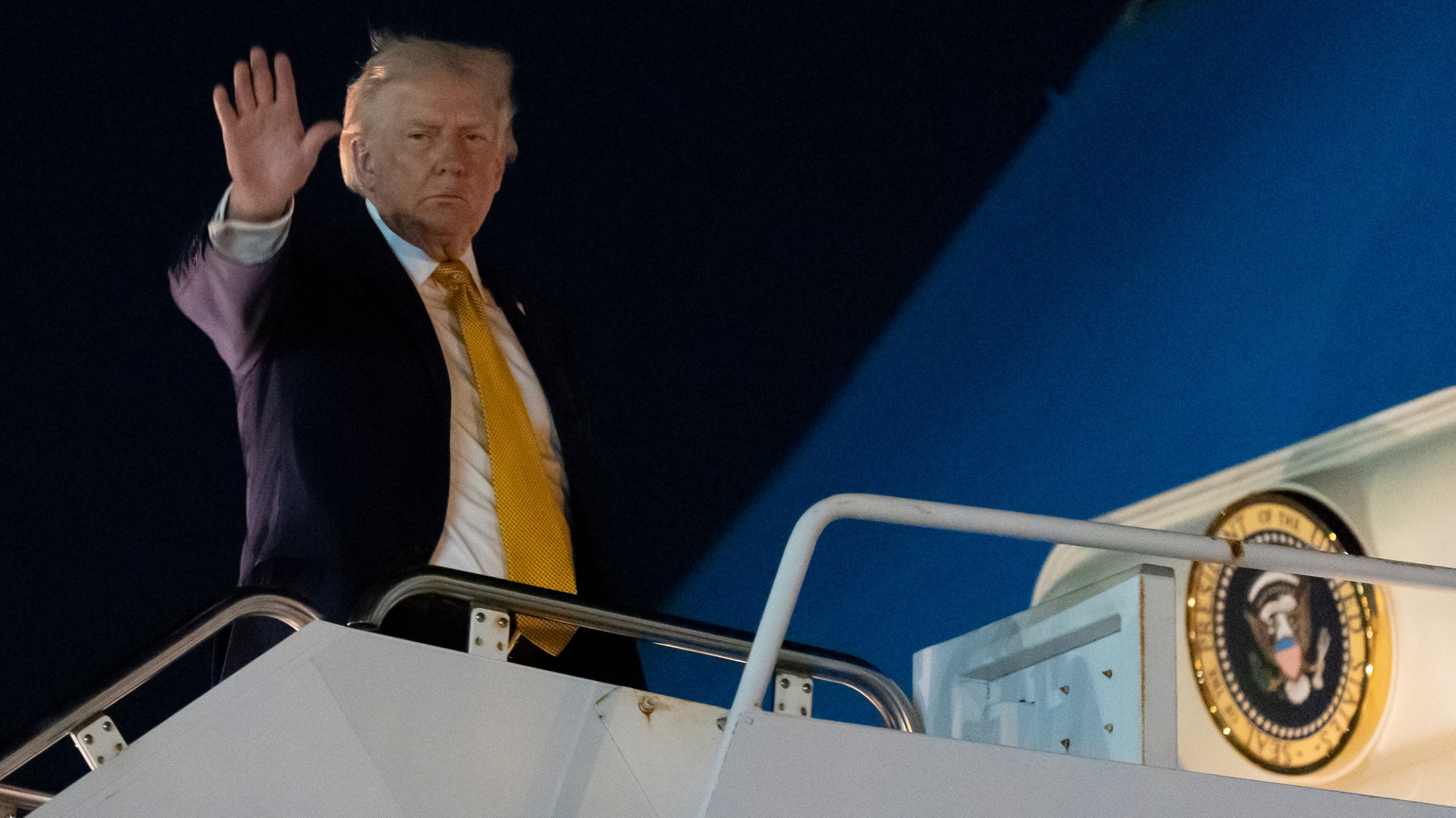 President Donald Trump departs on Air Force One from Palm Beach International Airport, Sunday, Jan. 4, 2026, in West Palm Beach, Fla. (AP Photo/Alex Brandon)