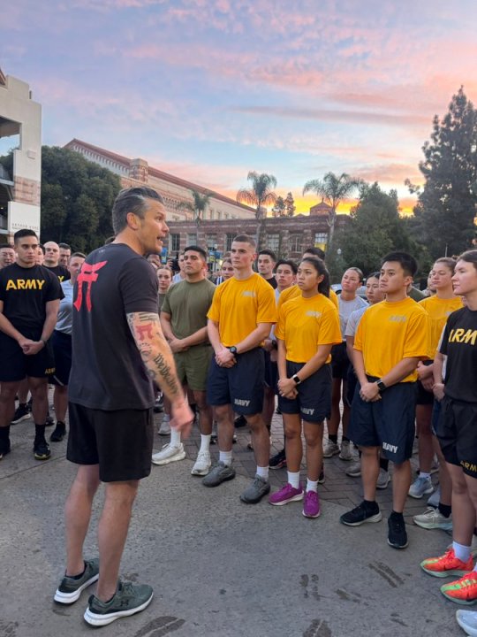 Sec. of War Pete Hegseth trains with recruits at UCLA
